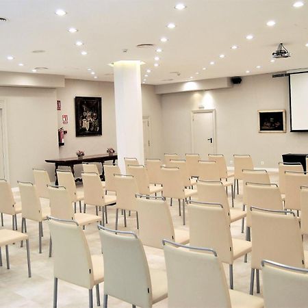 Colón Hotel Barcelona Exterior foto The conference room