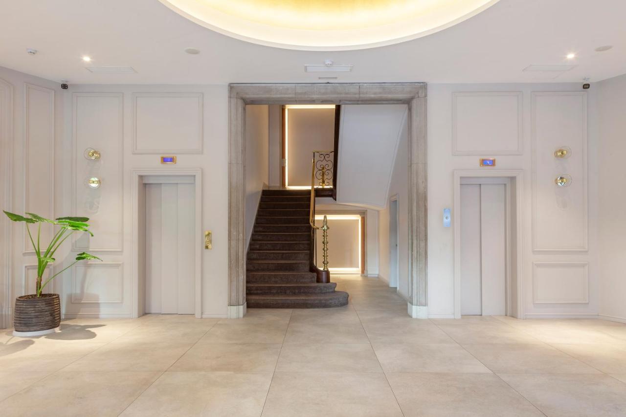 Colón Hotel Barcelona Exterior foto The lobby of the hotel