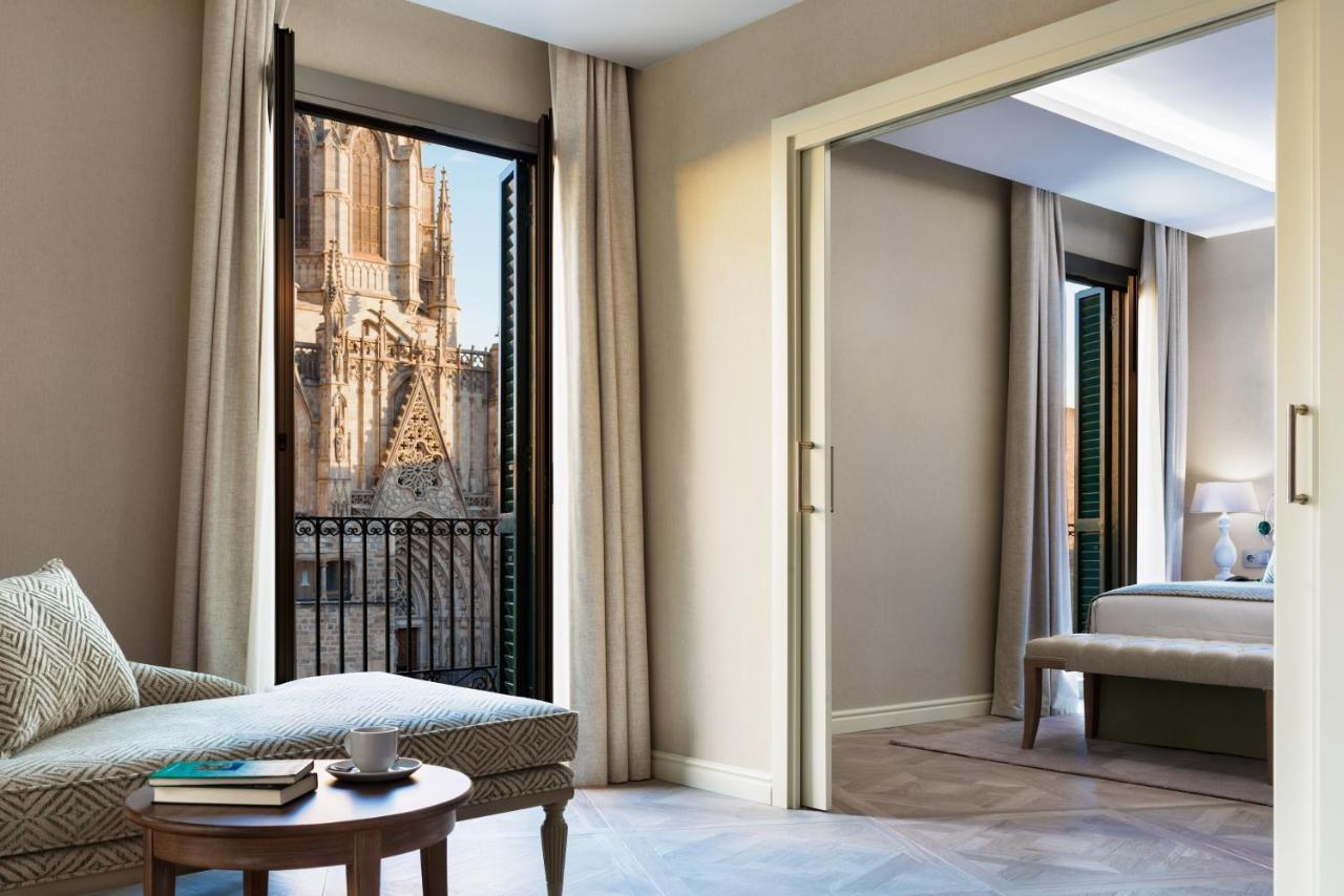 Colón Hotel Barcelona Exterior foto A room at the hotel